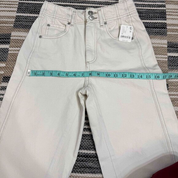 Free People We The Free Aster Straight Leg Jeans 100% Cotton‎ Cream Size 26 - Picture 11 of 16
